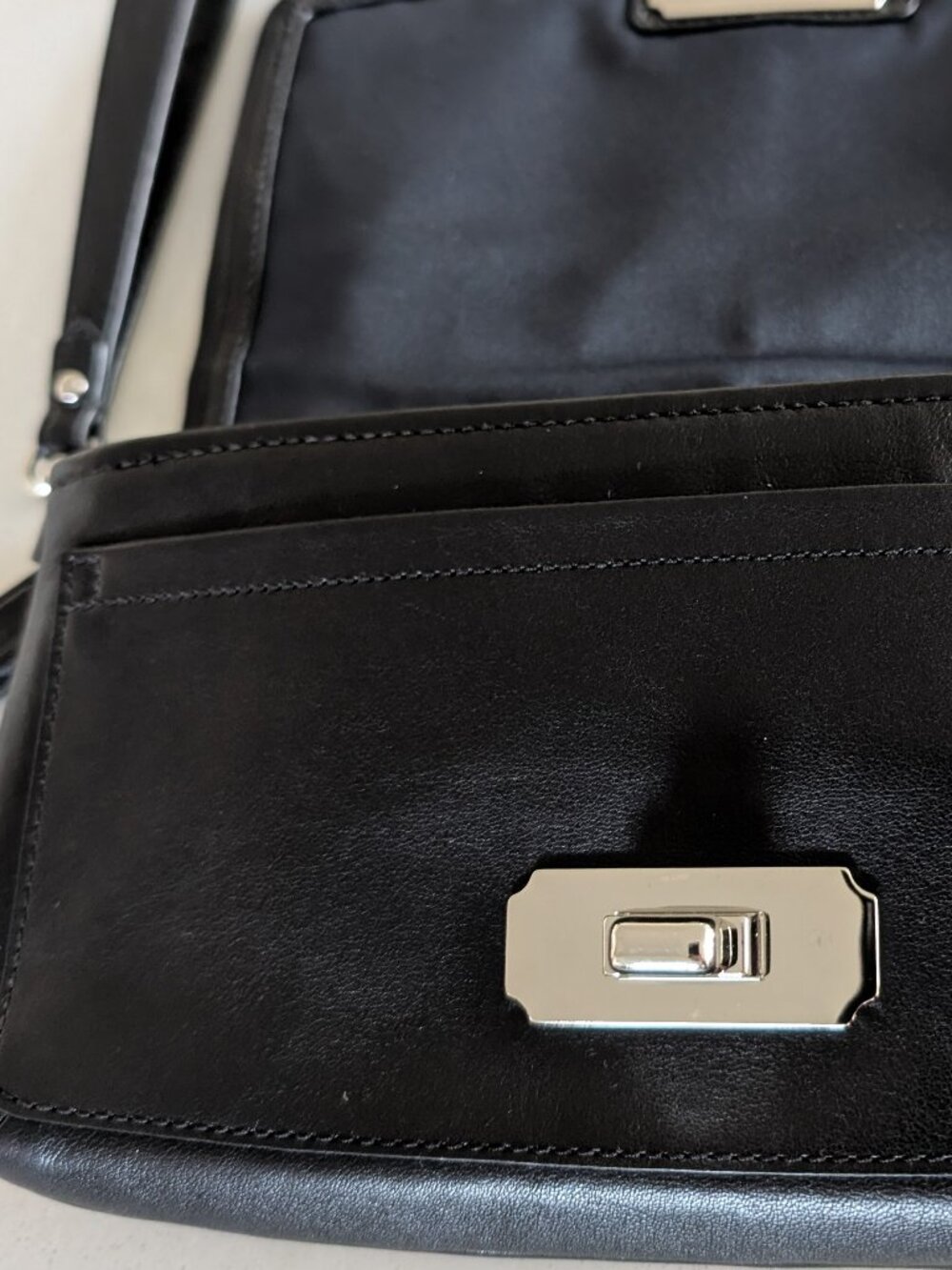 COACH Chelsea Black Leather Wristlet Clutch — Y2K Era, Silver Toned Hardware - Picture 5 of 13